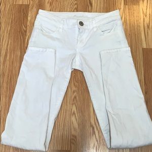 american eagle white, low rise, skinny jeans!